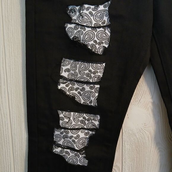 Trestles Men's Size 34 Black Paisley Patchwork Distressed Skinny Jeans - Picture 4 of 12